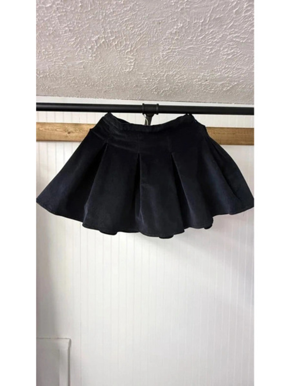 So corduroy pleated mini skirt skater black size 9 preppy goth grunge